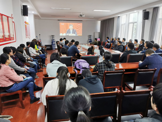 物理与电子信息学院召开党的十九届五中全会精神专题学习会