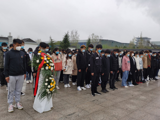 【党史学习教育】校团委组织开展“祭英烈 学党史 筑信仰”主题教育活动