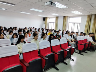 【党史学习教育】校团委副书记闻波到外国语学院讲授“学党史、强信念、跟党走”主题团课