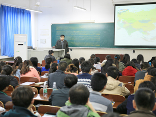 河南师范大学孙景峰教授应邀来威廉希尔官网做学术报告